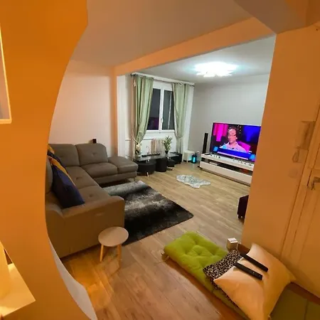 Cosy Le Sec Apartment